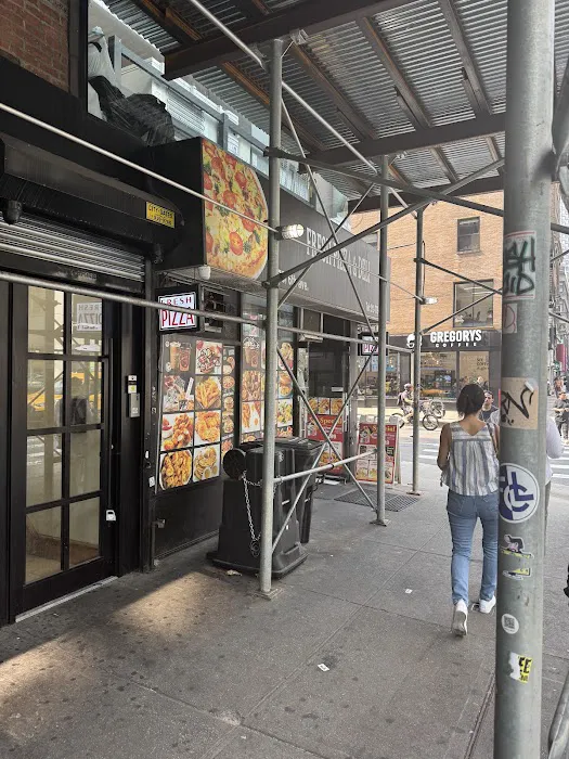 Fresh Pizza and Deli Picture 10
