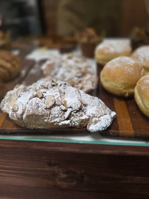 Madman Espresso & bagels Picture 2
