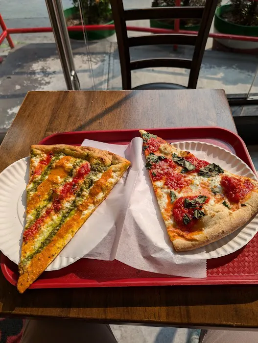 Romano Pizza Restaurant Picture 7
