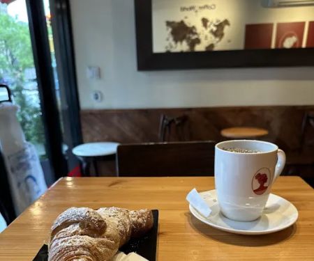 Charlotte Cafe