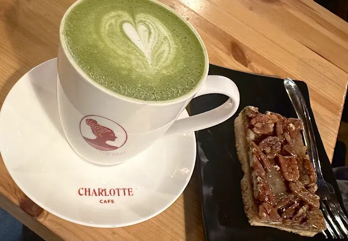 Charlotte Cafe Picture 4