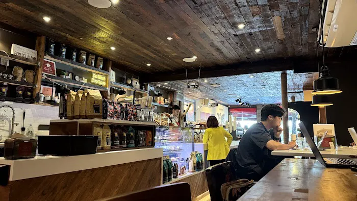 Charlotte Cafe Picture 2