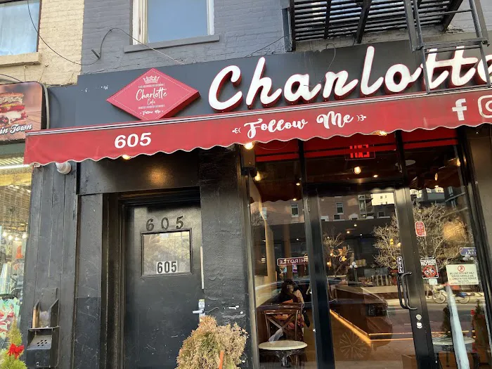 Charlotte Cafe Picture 6