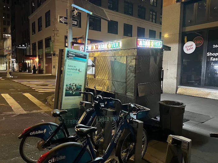 5&29 Halal Gyro Cart Picture 3