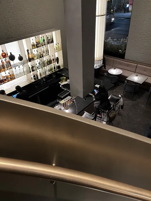 a.lounge+bar at Hotel AKA NoMad Picture 10