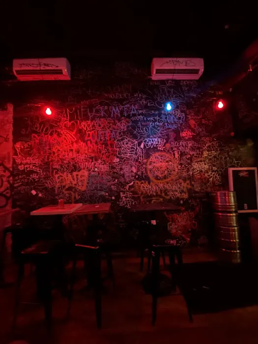 Lyndon Bar Picture 5