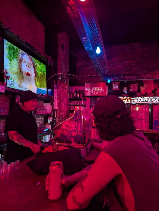 Lyndon Bar Picture 7