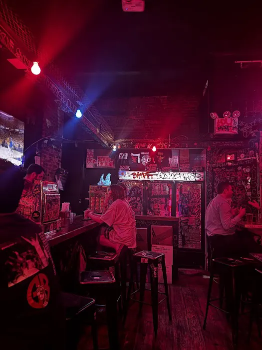Lyndon Bar Picture 10