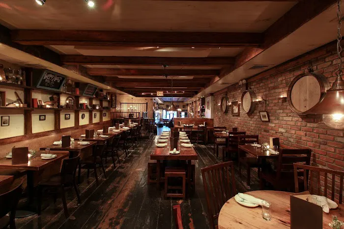 Cask Bar & Kitchen Picture 4