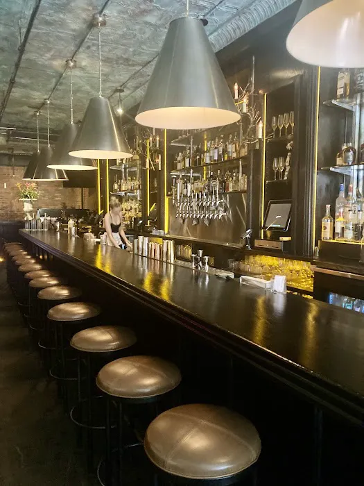 Aunt Bernie's Bar and Jardin Picture 5