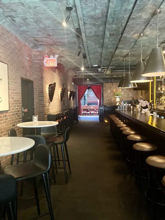 Aunt Bernie's Bar and Jardin Picture 6
