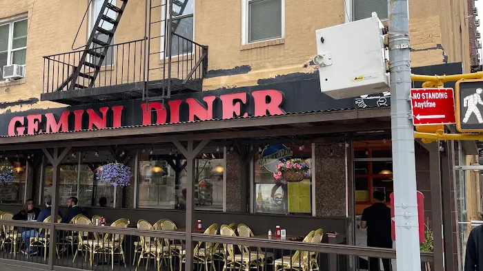 Gemini Diner Picture 8