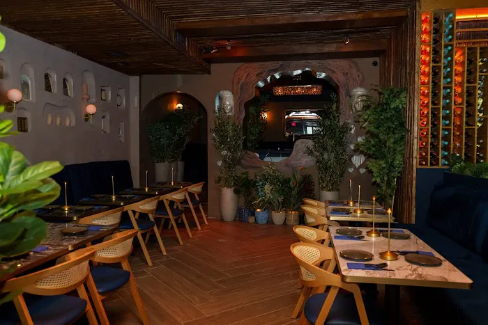 Mira Mediterranean & Hookah Lounge Picture 5