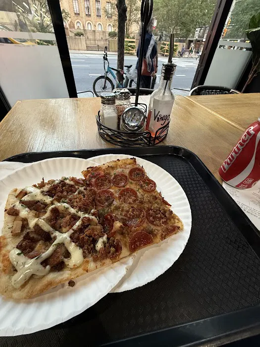 Garlic New York Pizza Bar Picture 7