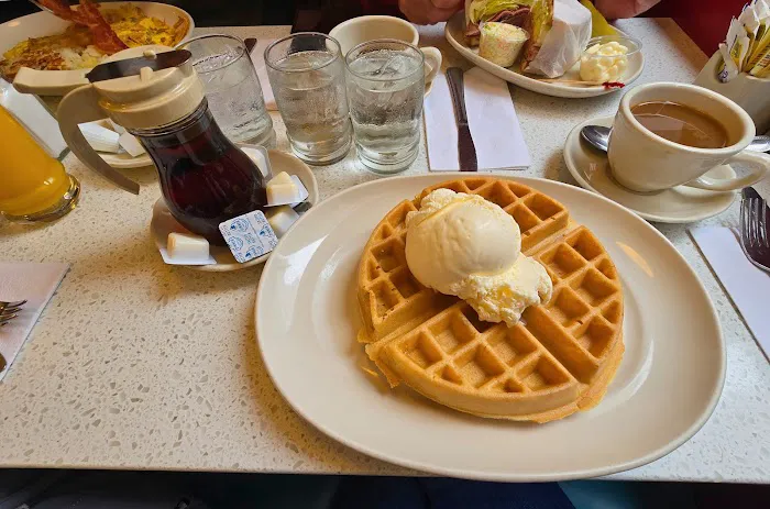 Murray Hill Diner Picture 3