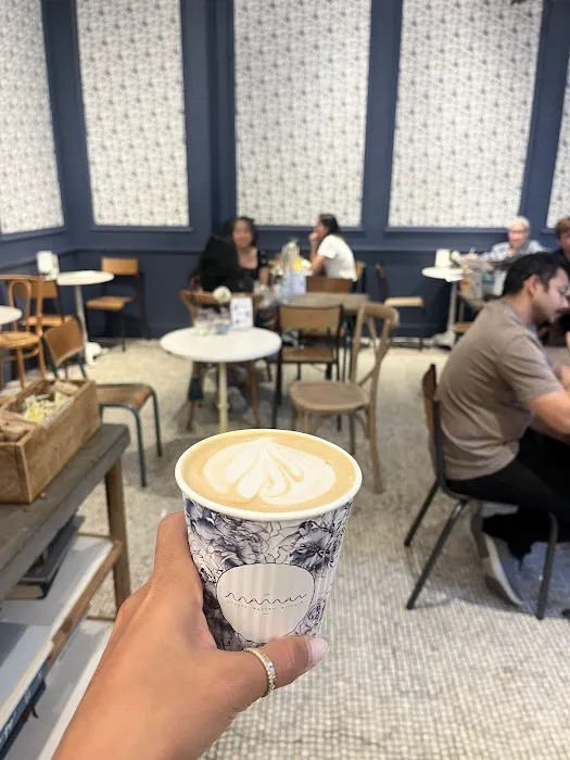 Maman coffee bakery kitchen Picture 1