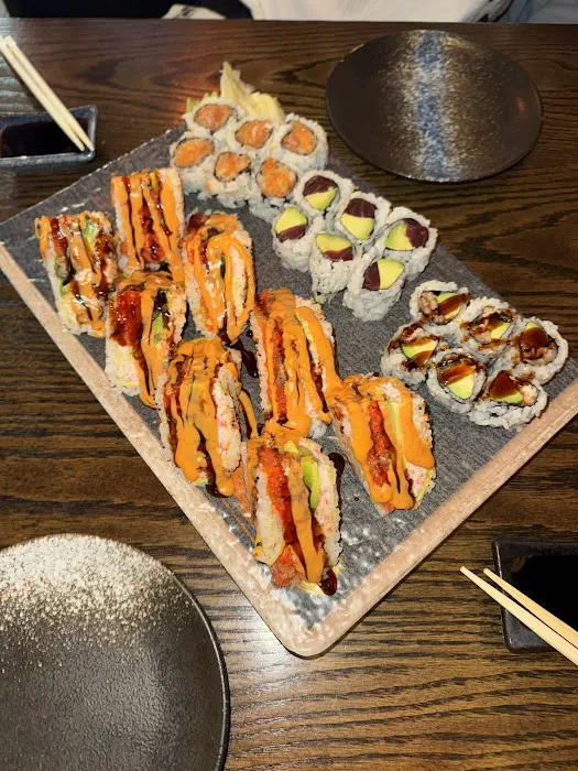 Hamachi Sushi 34 | Japanese Sushi Restaurant Picture 8
