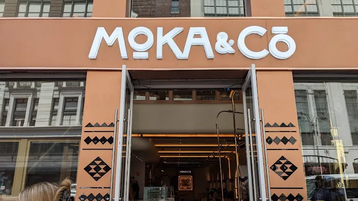 Moka & Co Picture 6