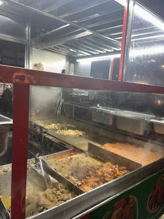 Rafiqi’s Food Cart Picture 7