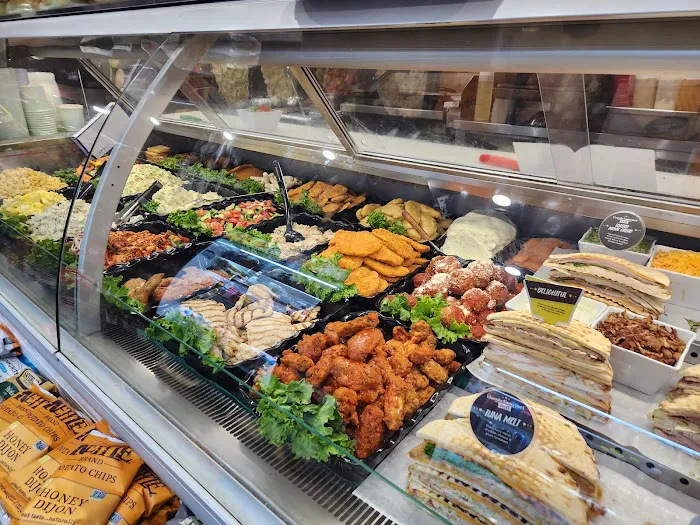 Lincoln Gourmet Deli Picture 7