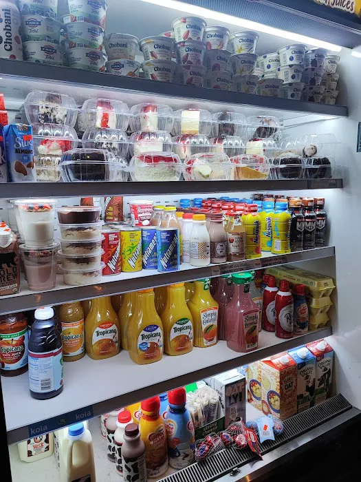 Lincoln Gourmet Deli Picture 5