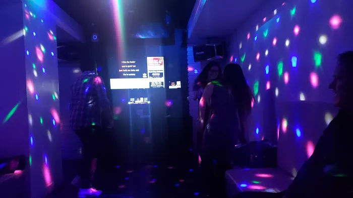Muses 35 Bar & Karaoke Picture 3