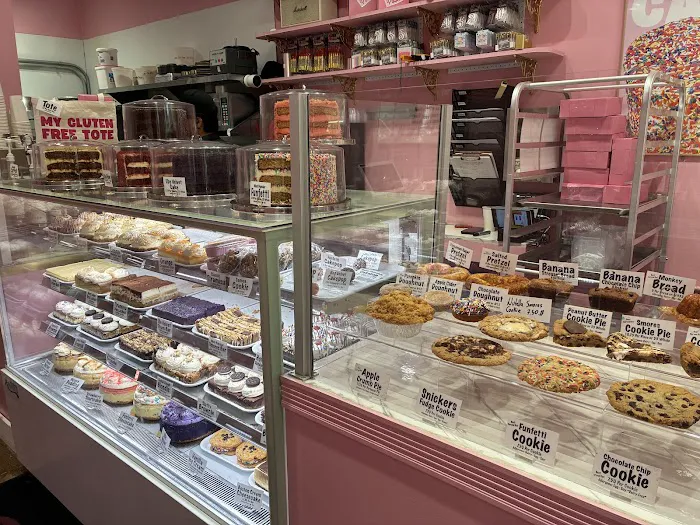 Posh Pop Bakeshop Picture 10