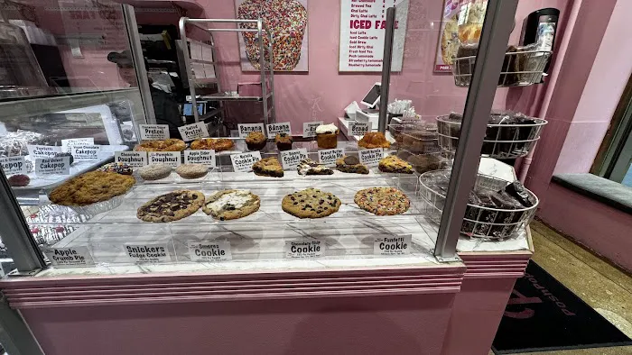 Posh Pop Bakeshop Picture 2