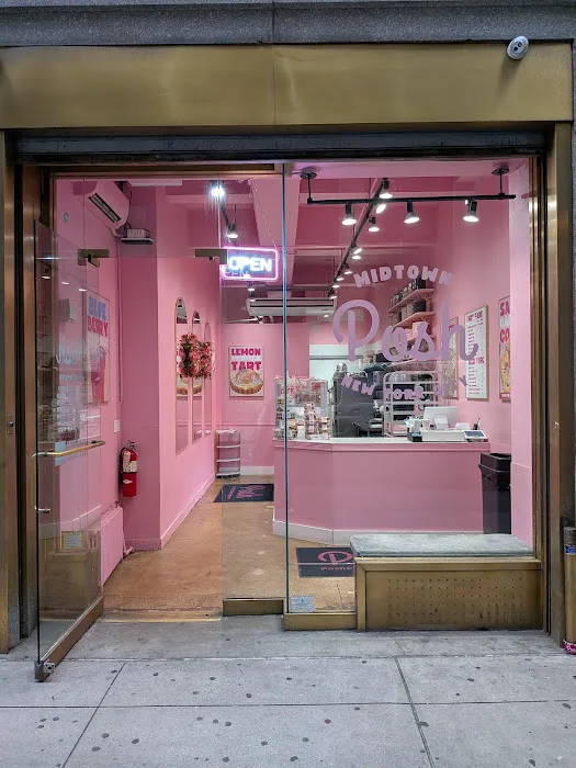 Posh Pop Bakeshop Picture 6