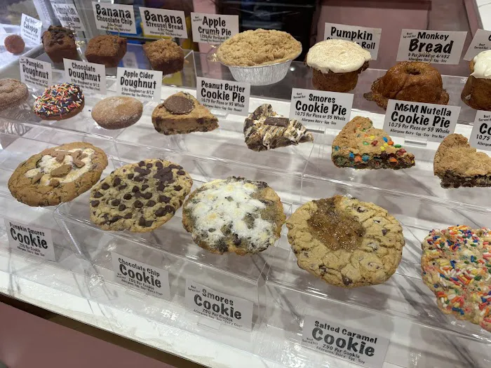 Posh Pop Bakeshop Picture 5