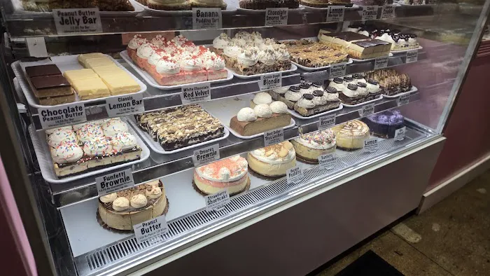 Posh Pop Bakeshop Picture 7