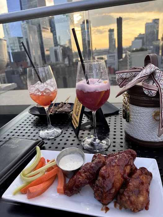 Vue 180 Rooftop Bar & Lounge Picture 2
