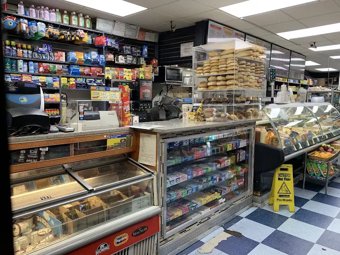 Port Authority Food & Deli Picture 6