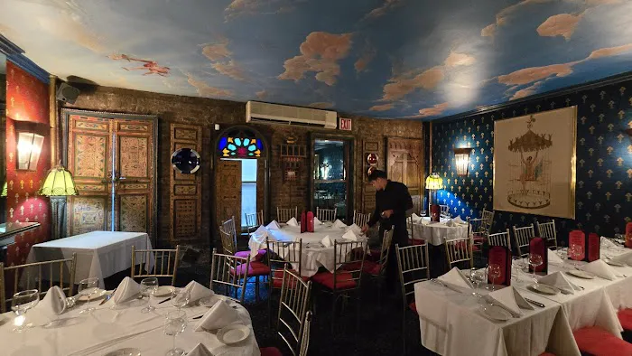 Chez Josephine Picture 9