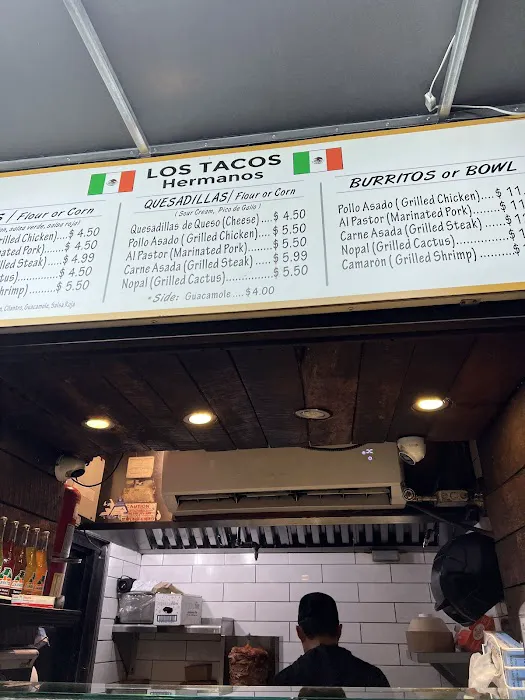 Los Tacos Hermanos Picture 3