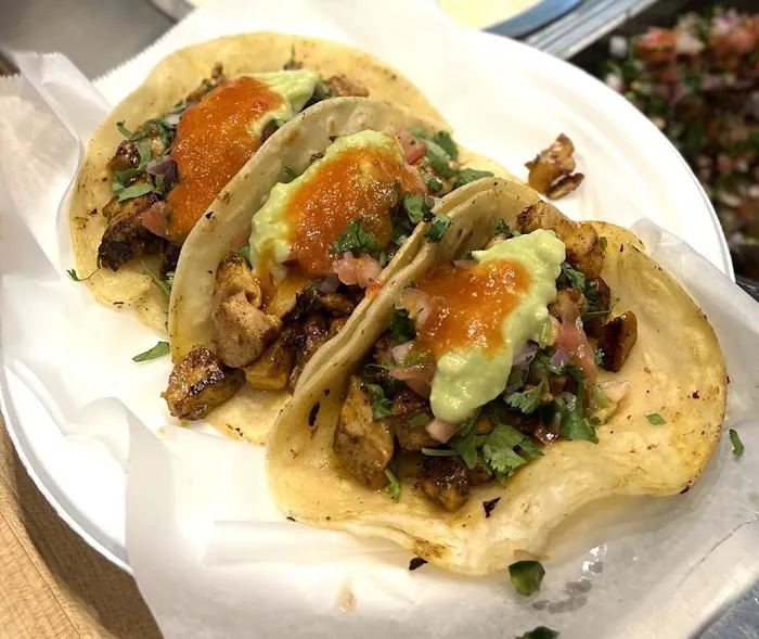 Los Tacos Hermanos Picture 2