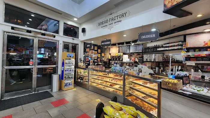 The Bread Factory Picture 7