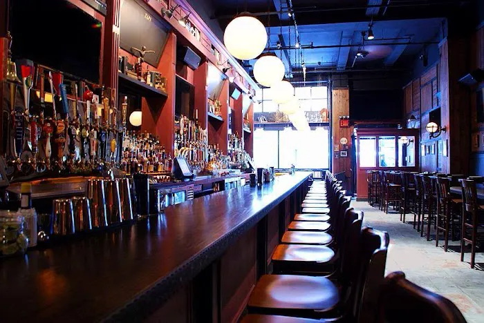 District Tap House Picture 6