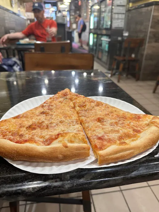 Claudio's Pizza & Pasta Picture 1