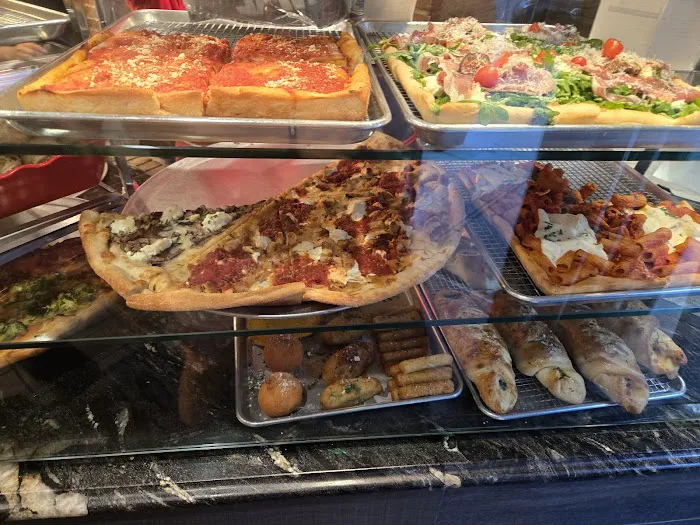 Claudio's Pizza & Pasta Picture 6