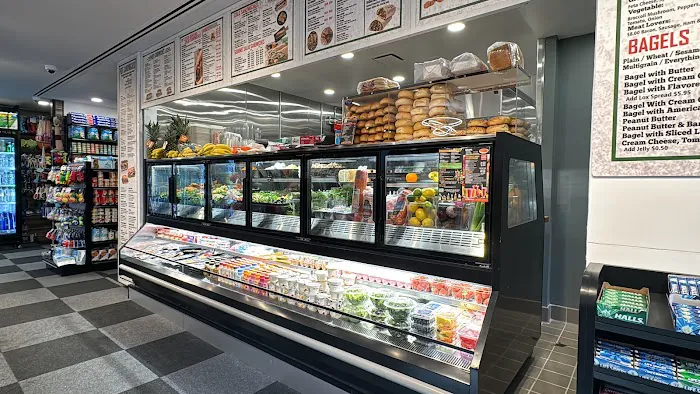 West pier market ( Grill & Deli ) Picture 4
