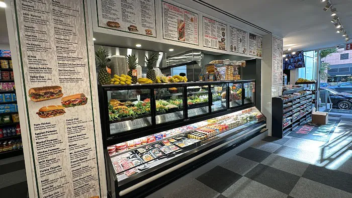 West pier market ( Grill & Deli ) Picture 8