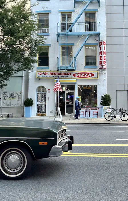 42nd Street Pizza Picture 2