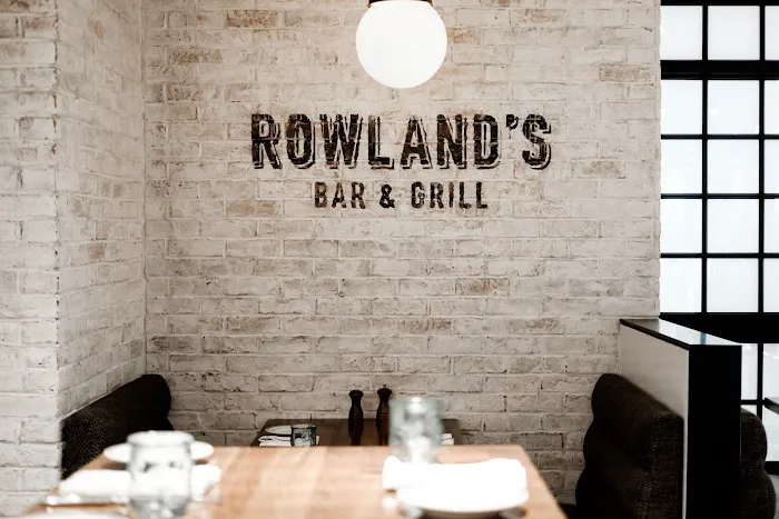 Rowland's Bar & Grill Picture 4