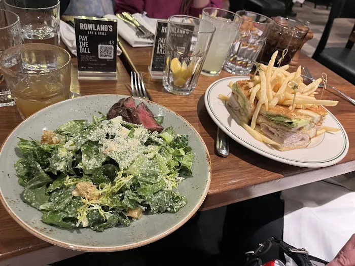 Rowland's Bar & Grill Picture 10