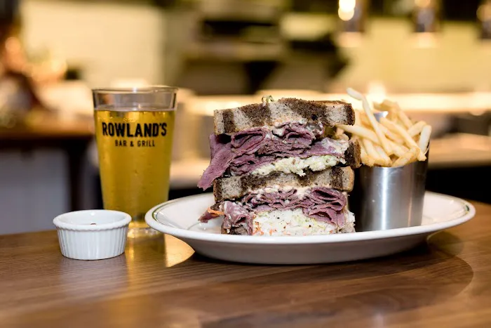Rowland's Bar & Grill Picture 6
