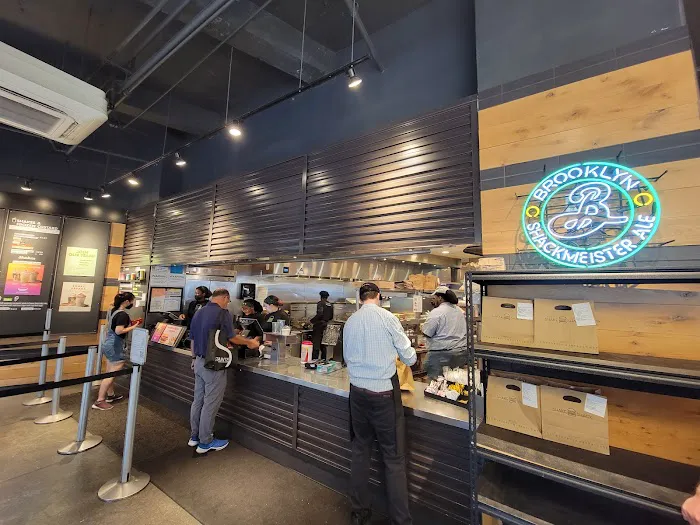 Shake Shack Herald Square Picture 5