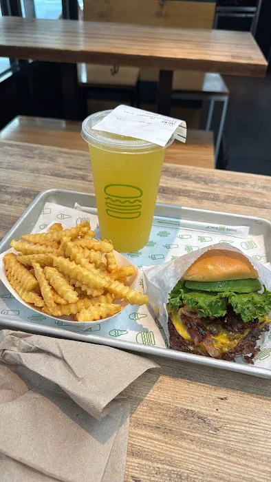 Shake Shack Herald Square Picture 3
