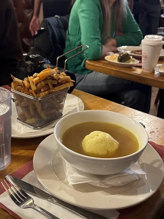 Sarge’s Delicatessen & Diner Picture 9