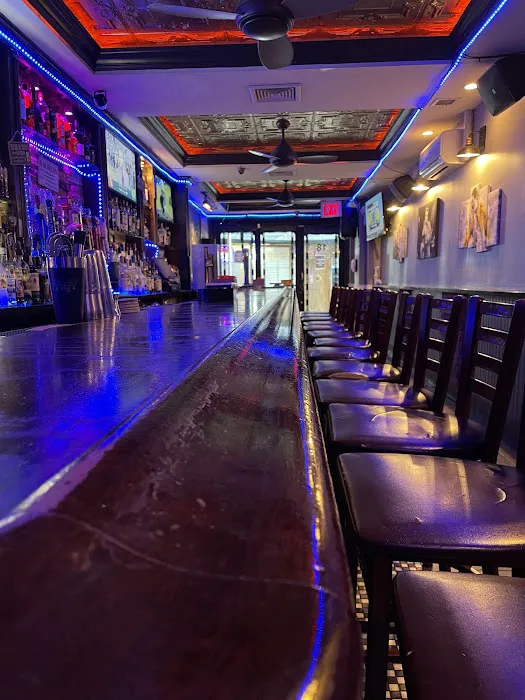 Captain's Bar and Grill Picture 8